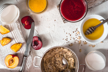 Peanut paste, fruit puree and honey for preparation of tartlets