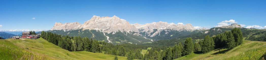 Obraz premium Fantastic landscape on the Dolomites. View on the peaks called Sas Crusc, Lavarela, Conturines and Pizes de Fanis. Place is Alta Badia, Sud Tirol, Italy