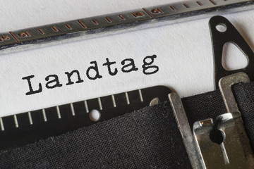 Landtag, Text,  Schreibmaschine
