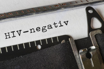 HIV-negativ, Text Schreibmaschine