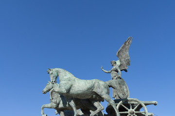 Altare della Patria (Victor Emmanuel) Statues on Roof - 165254026