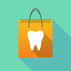Long shadow shopping bag with a tooth