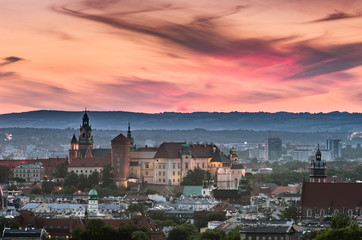 Obraz premium Krakow panorama from Krakus Mound, Poland landscape in the evening.
