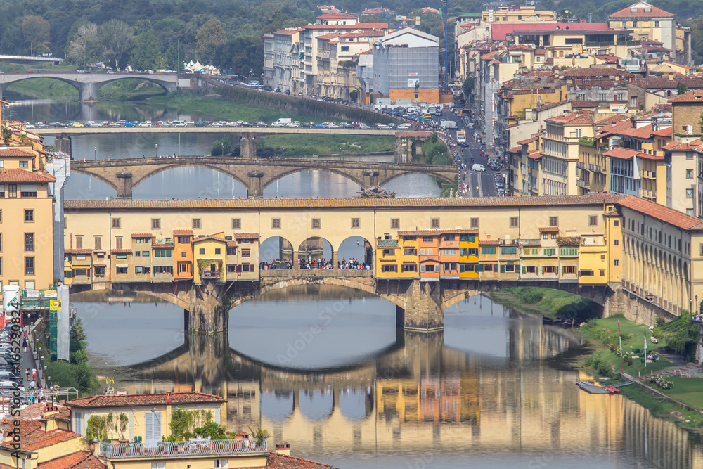 Wall mural ponte vecchio in florence, italy