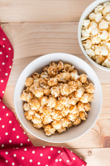 Caramel popcorn in bowl