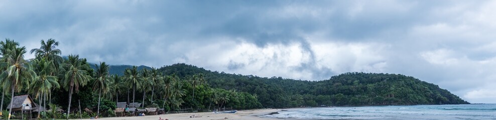 Fototapeta na wymiar Panorama of a beach in Philippines
