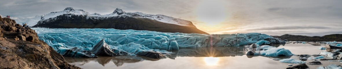 Jokulsarlon Glacier Lagoon and Diamond Beach, Iceland - obrazy, fototapety, plakaty