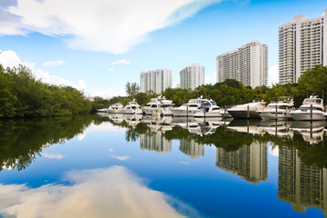 White Yachts , Miami