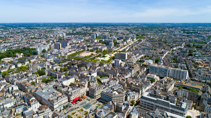 Photo aérienne du centre ville d'Angers, dans le Maine et Loire - obrazy, fototapety, plakaty