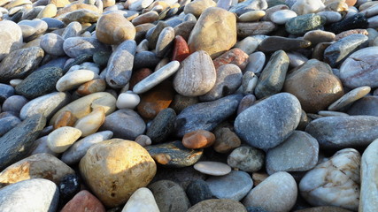 Horizontal wet rocks background