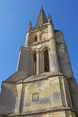 Fototapeta na wymiar Clocher de l'église de Saint-Émilion