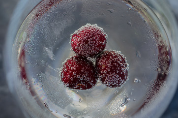 Cherry-infused wine spritzer