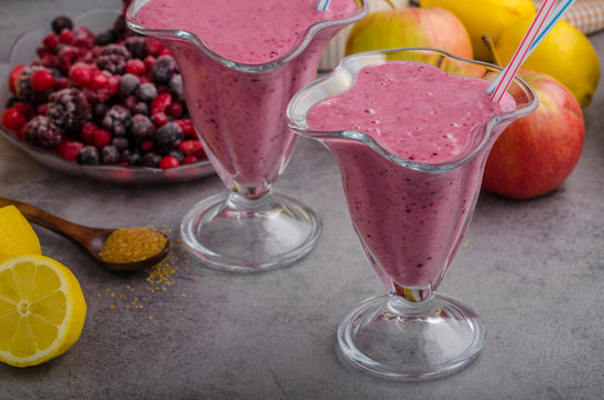 Berries smoothie milkshake