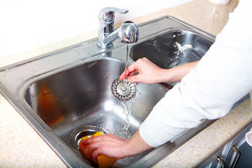 Cleaning sink