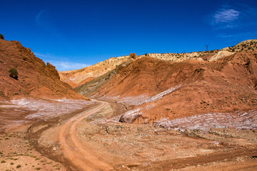 Marokko - Fahrt durch den Hohen Atlas von Ait Ben Haddou nach Marrakesch