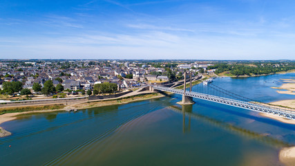 Photographie aérienne d'Ancenis et du pont Bretagne-Anjou, en Loire Atlantique