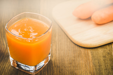 freshly squeezed carrot juice/freshly squeezed carrot juice. Toned