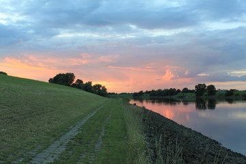 Elbe im Abendrot