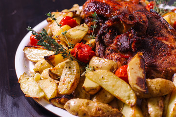Chicken thigh with rosemary and potatoes-2.