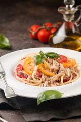 spaghetti with tuna and tomatoes