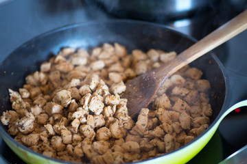 Fleisch in einer Pfanne