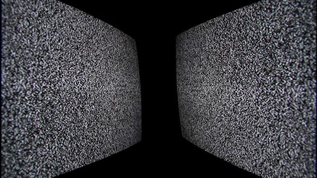 Pantallas  de tv en espejo con ruido estatico o nieve