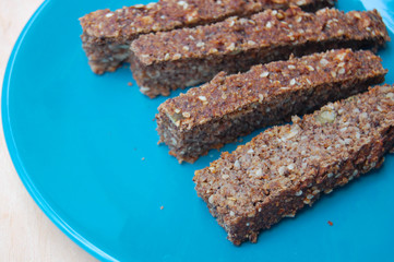 Honey and nut bars with sunflower seeds