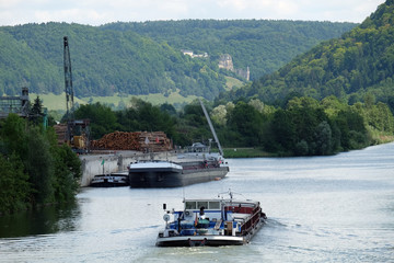 Ladestation eines Binnenschiffes