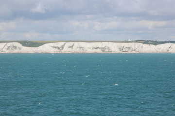 Fototapeta na wymiar Blick auf die Kreidefelsen von Dover in Kent England