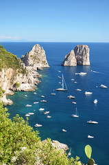 wspaniały pejzaż klifów na wyspie capri, włochy
 - obrazy, fototapety, plakaty
