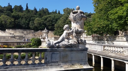 Fototapeta na wymiar Statue Nîmes 