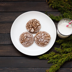 Biscuits with cracks