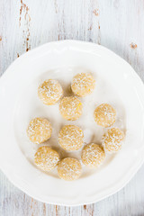 Homemade Raw Vegan Coconut and Lemon Truffles