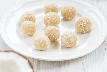Homemade Raw Vegan Coconut and Lemon Truffles