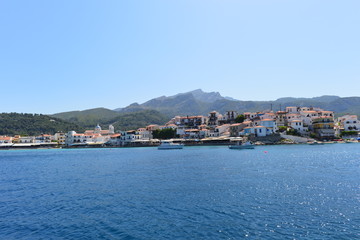 Fototapeta na wymiar Fischereiihafen in Kokkari auf Insel Samos in der Ostägäis - Griechenland 
