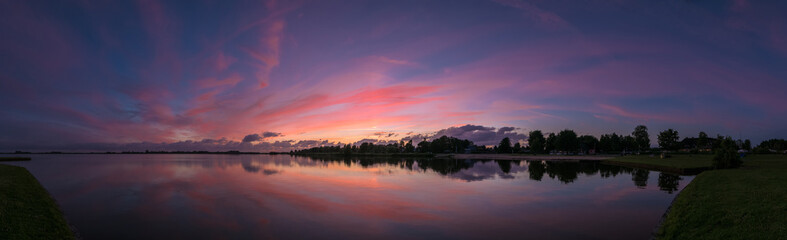Panorama Sonnenuntergang am See