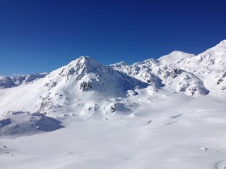 Fototapeta na wymiar Schnee in den Bergen des Zillertals in Österreich