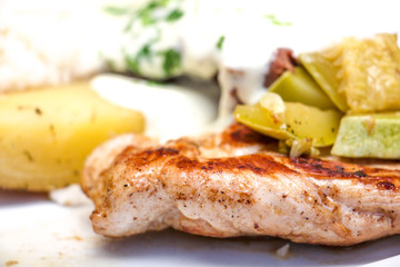 Grilled chicken fillet and vegetables