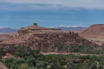Fototapeta na wymiar Panorama of Kasbah Ait Ben Haddou in the Atlas Mountains of Morocco. Medieval fortification city, UNESCO World Heritage Site.