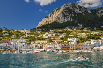 Malownicza Marina Grande na wyspie Capri we Włoszech