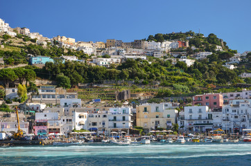 Malownicza Marina Grande na wyspie Capri we Włoszech - obrazy, fototapety, plakaty