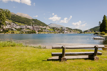 St. Moritz, St. Moritzersee, Dorf, Bergdorf, See, Engadin, Oberengadin, Seeufer, Uferweg, Alpen, Schweizer Berge, Wanderweg, Sommer, Schweiz