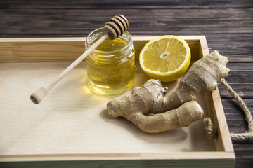 Lemon, ginger and honey for the treatment of folk remedies of autumn colds