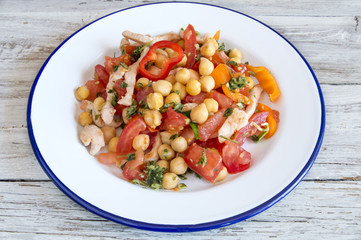 Salad of chickpeas with chicken and vegetable meat.
