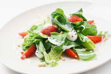 salad with strawberries