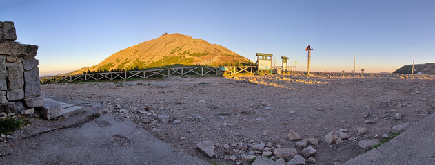 Śnieżka - Karkonosze - Sudety - Góry © sanzios