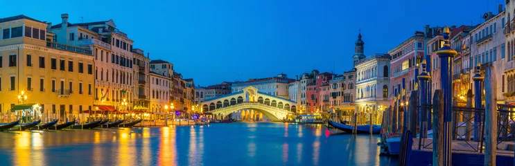 Tuinposter Venetië Rialtobrug in Venetië, Italië