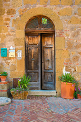 Fototapeta na wymiar Doors detail from the medieval town Sovana