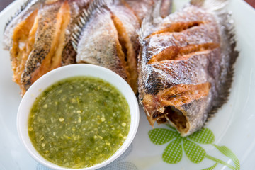 Trichogaster pectoralis, fried salid fish thai food
