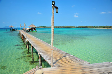 Obraz premium Wooden Piers on Tropical Islands